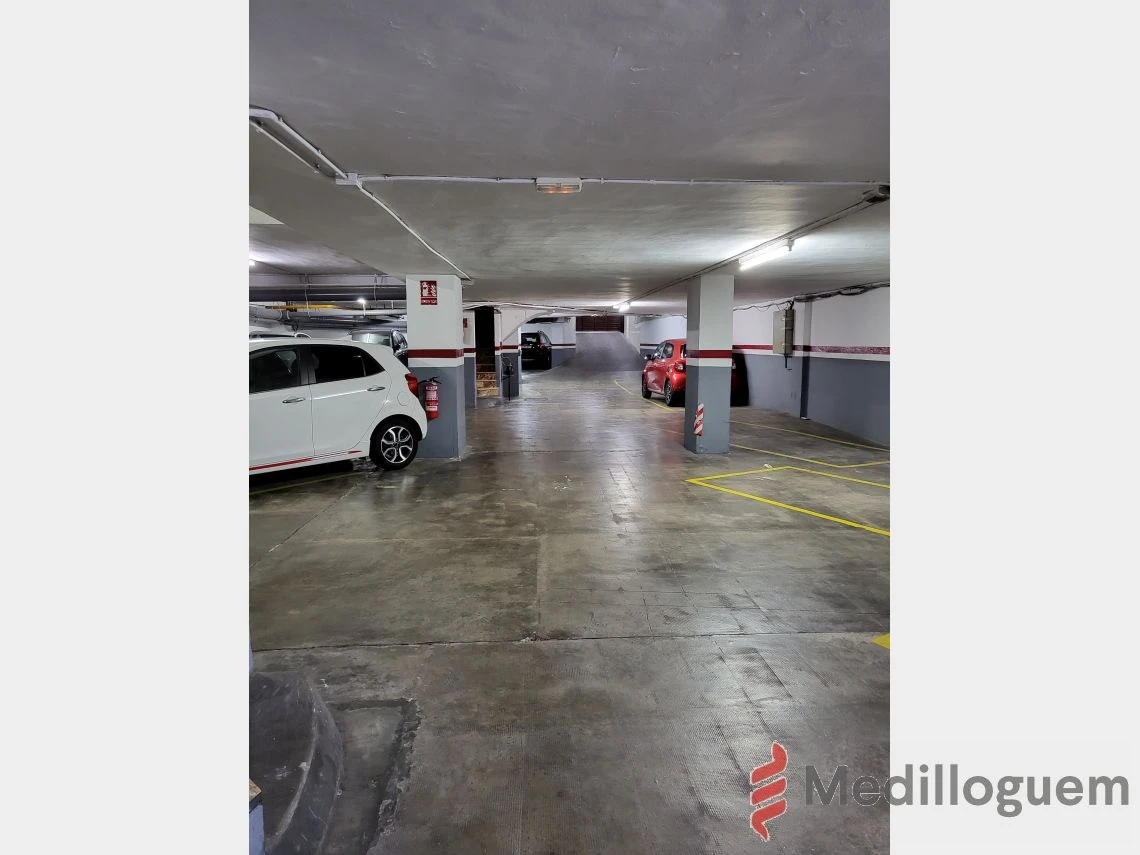 35 Parking - General Mitre