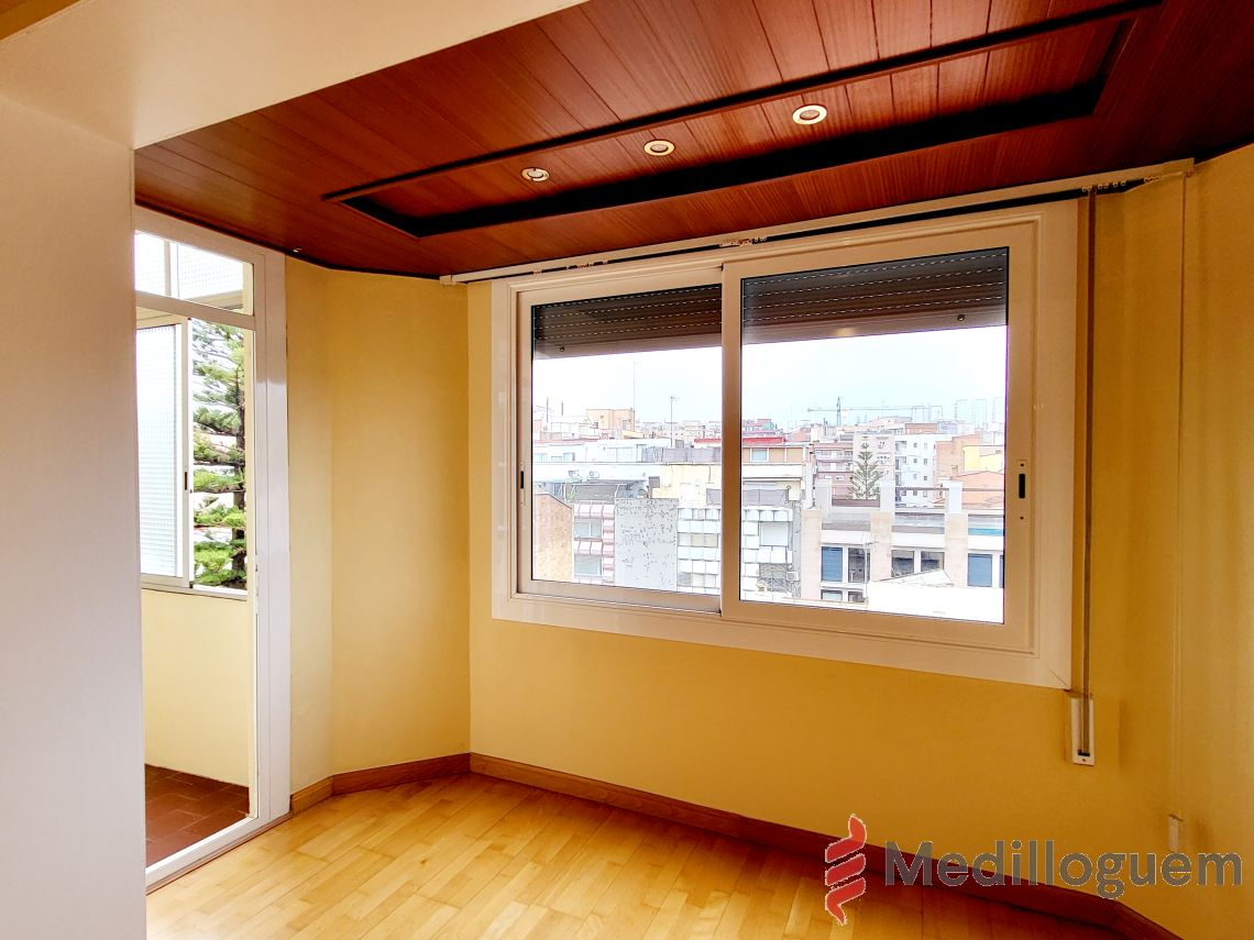 7 Detalle Tribuna - Pza Ajuntament
