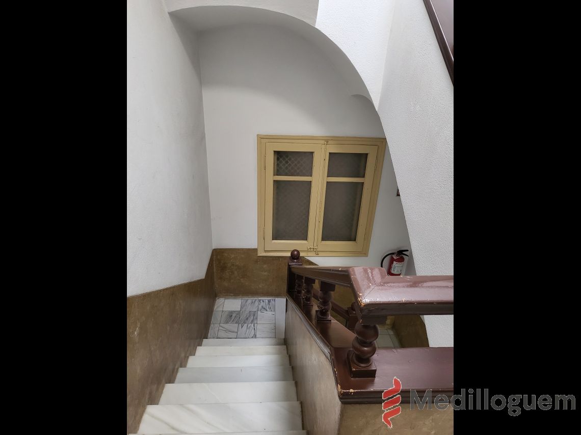 31 Escalera - Pza Ajuntament
