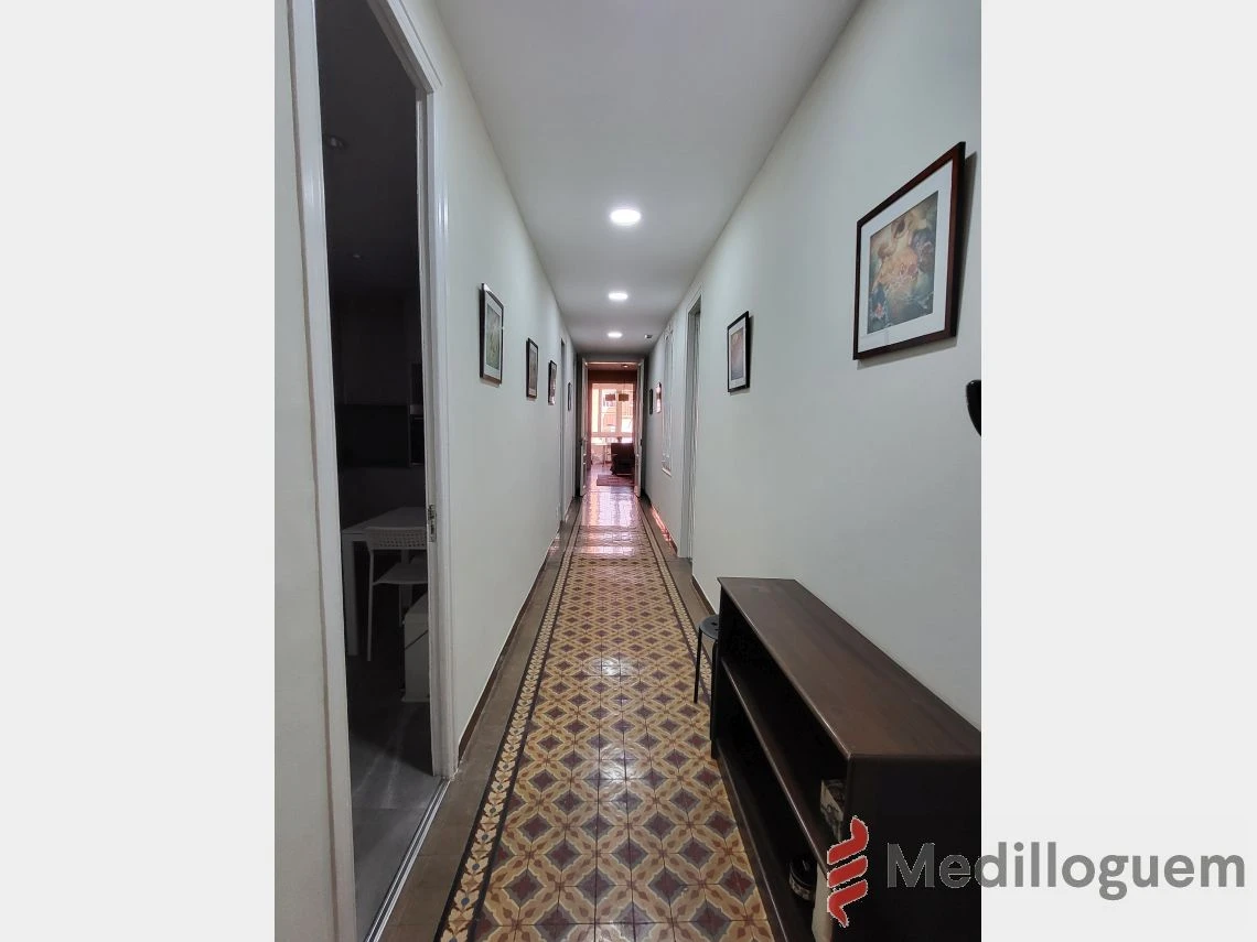 14 Pasillo - Gran via C. Catalanes 701