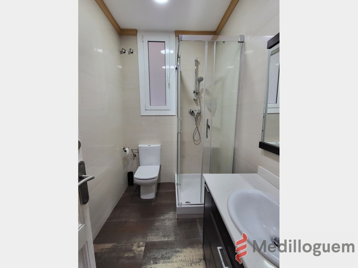 15 Baño - Gran via C. Catalanes 701