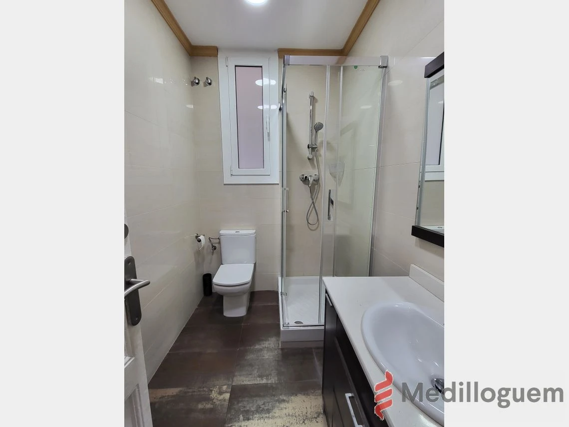 15 Baño - Gran via C. Catalanes 701