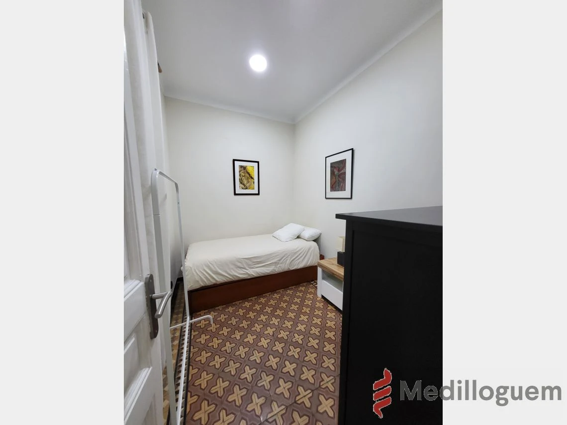 17 Dormitorio - Gran via C. Catalanes 701