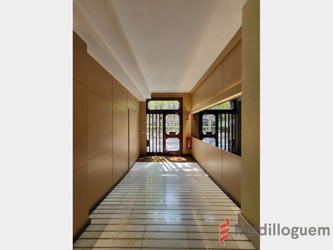 30 Zonas Comunes - Gran via C. Catalanes 701