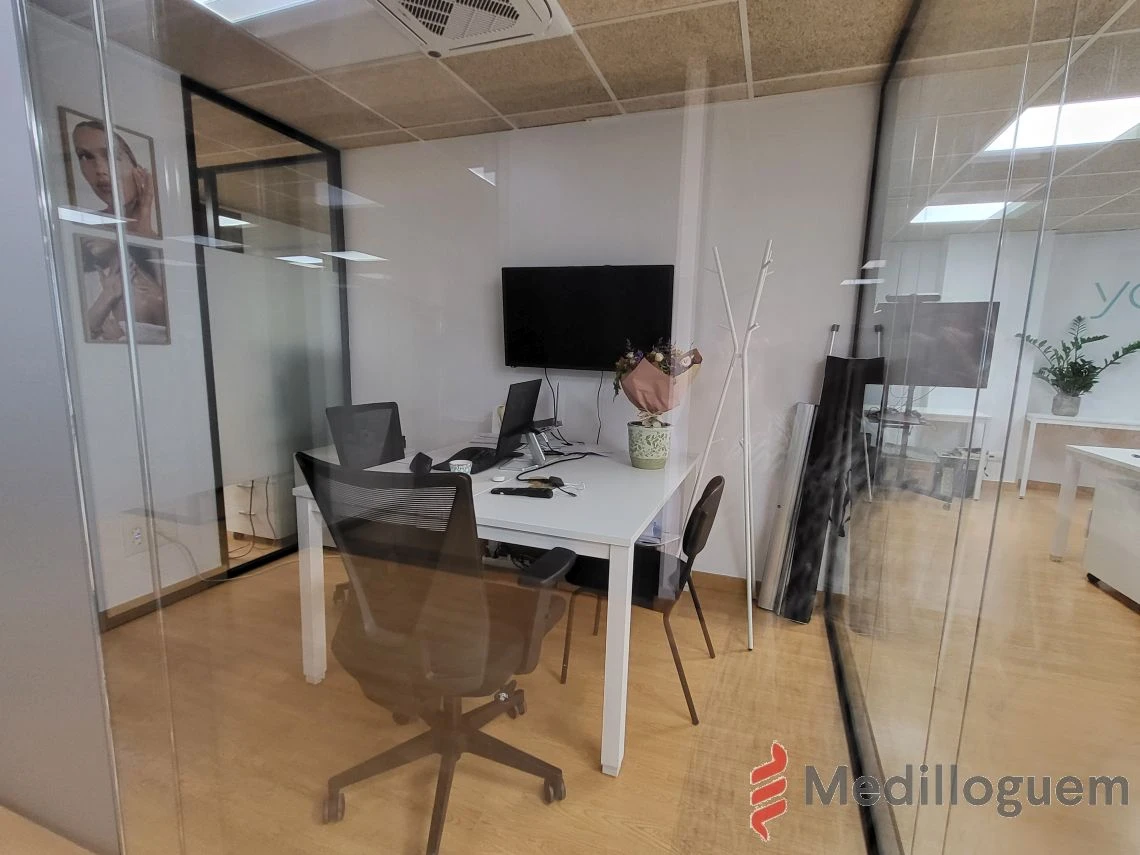 8 Oficina - Rda Gral Mitre