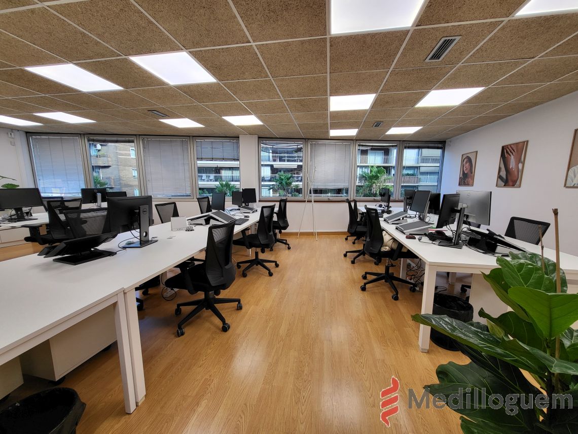 1 Oficina - Rda Gral Mitre