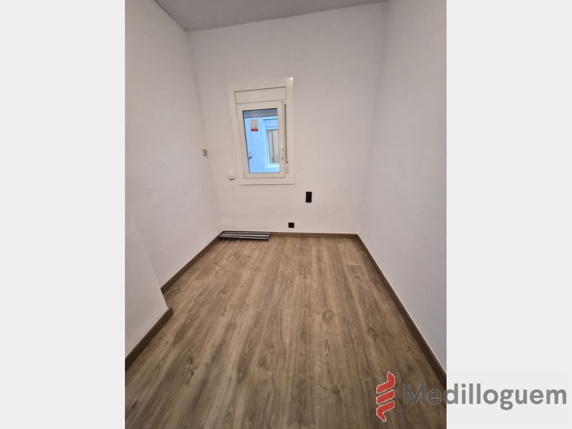 21 Vestidor - Av Madrid