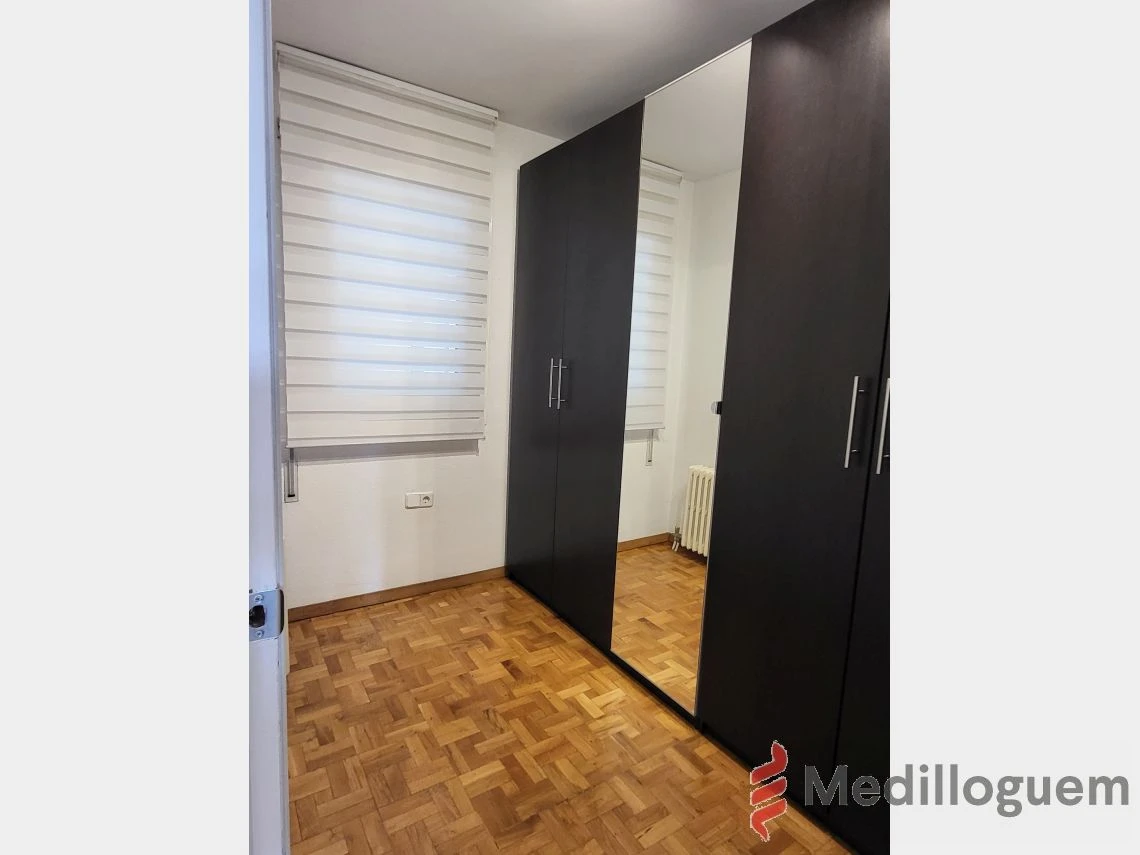 habitación pequeña vestidor