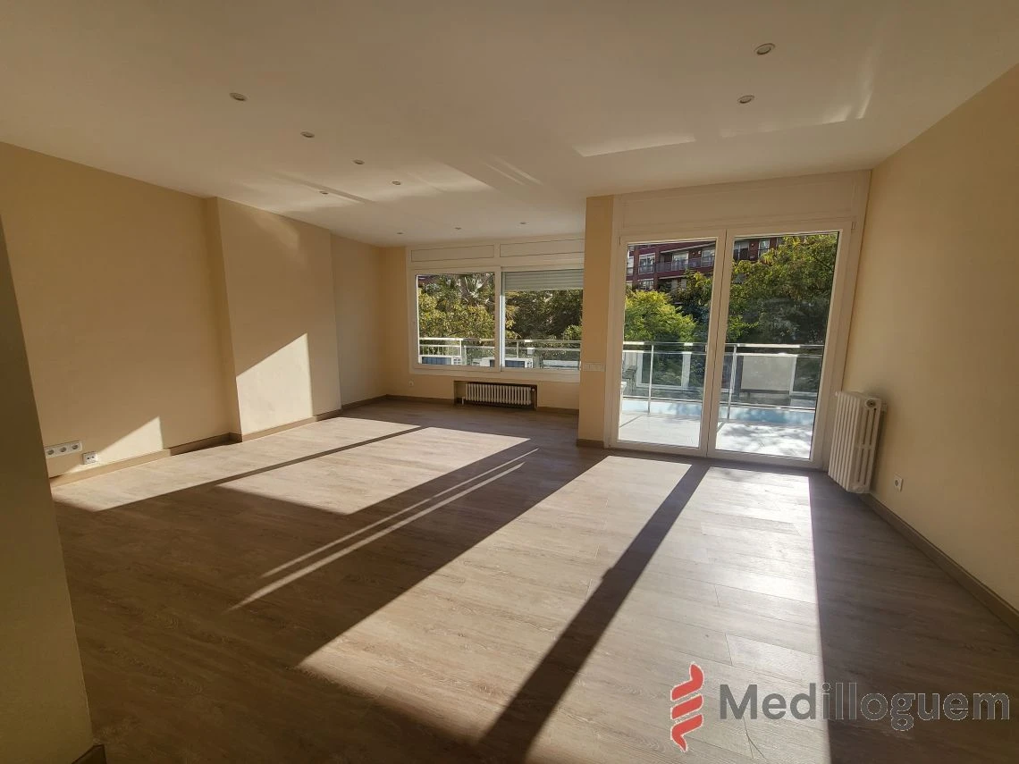 8 Salon - General mitre